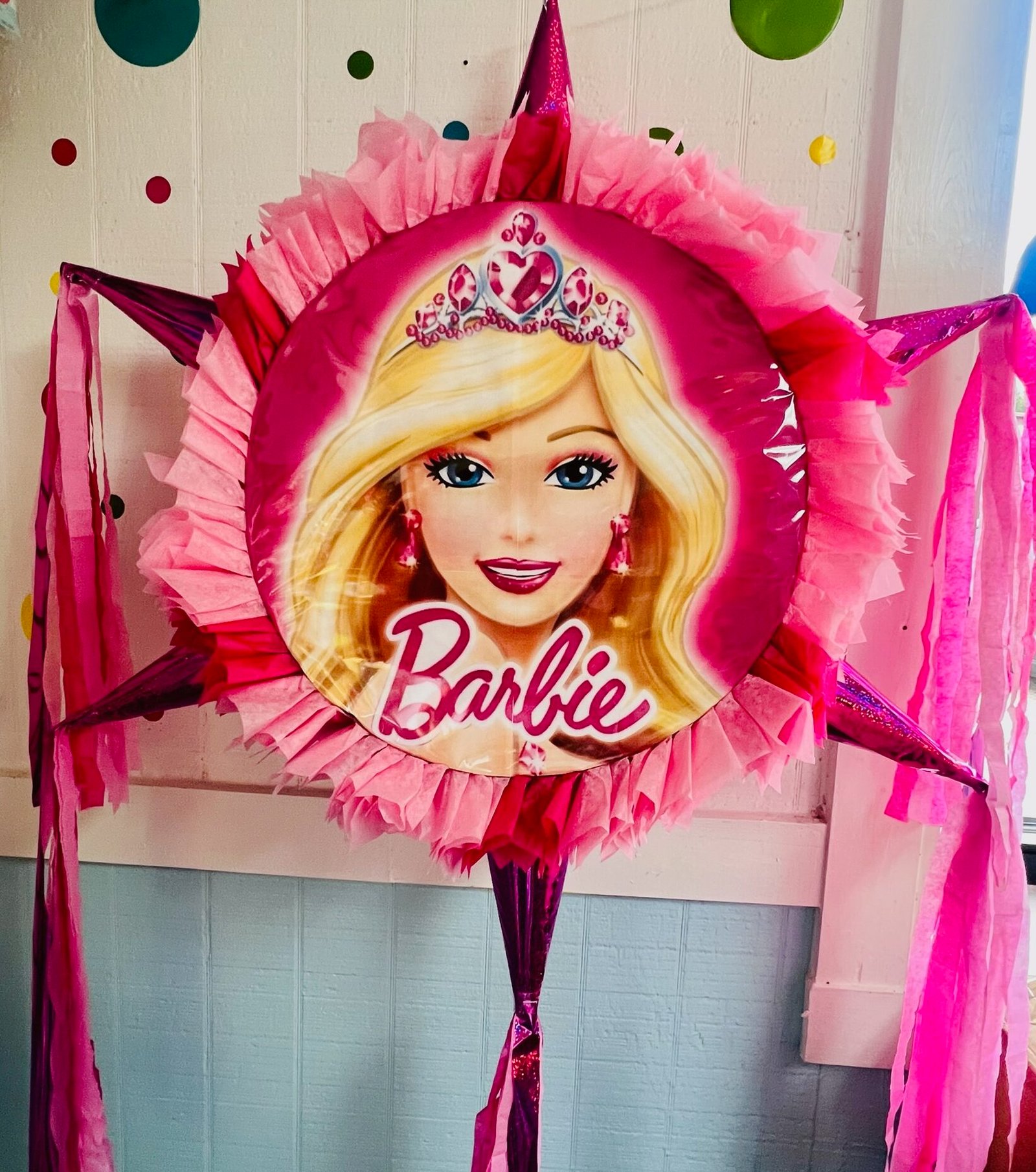 Barbie Round Piñata with 6 cones (17-inch)