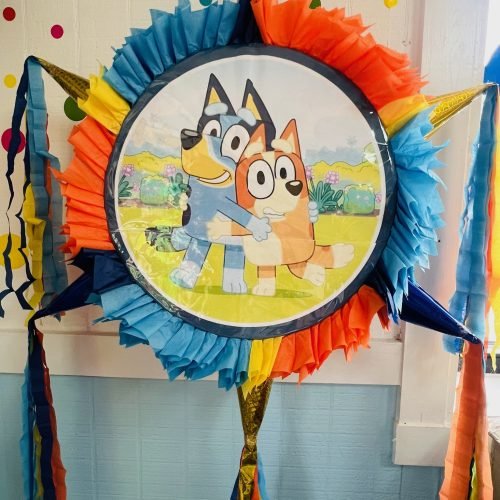 Bluey & Bingo Piñata with 6 cones (17-inch)