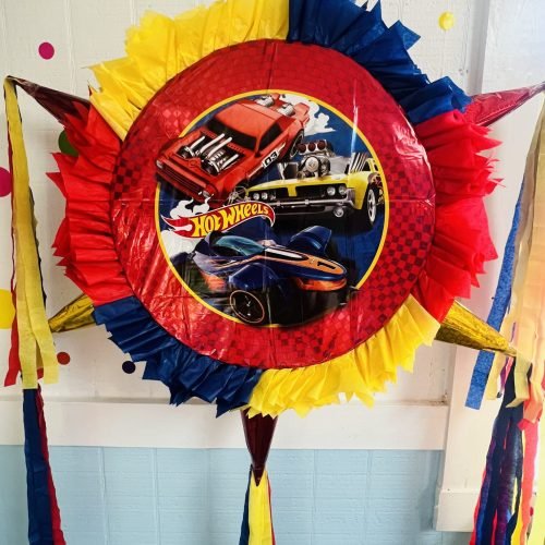 Hot Wheels Piñata with 6 cones (17-inch)