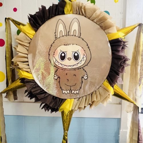 Labubu Piñata with 6 cones (17-inch)
